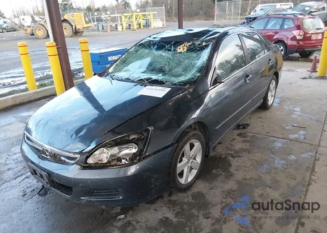 2007 Honda Accord 2.4 Lx z USA, uszkodzony, nr VIN 1HGCM56497A119552